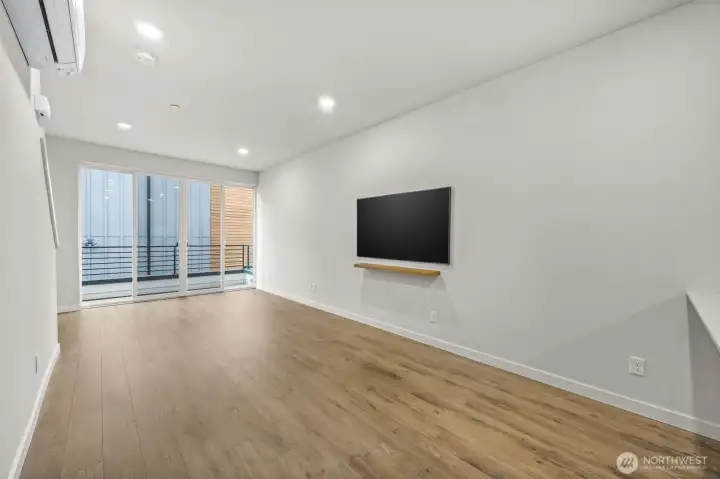 Spacious living/dining room.