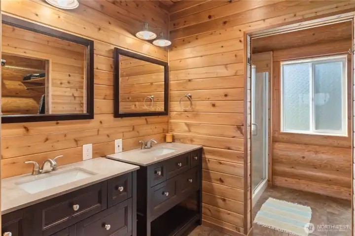 Primary bedroom bathroom.