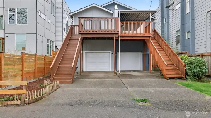 Left staircase, alley access/entry Left staircase, alley access/entry