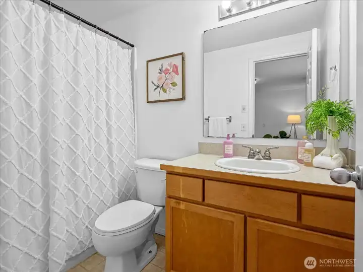 Second upper floor full bath.