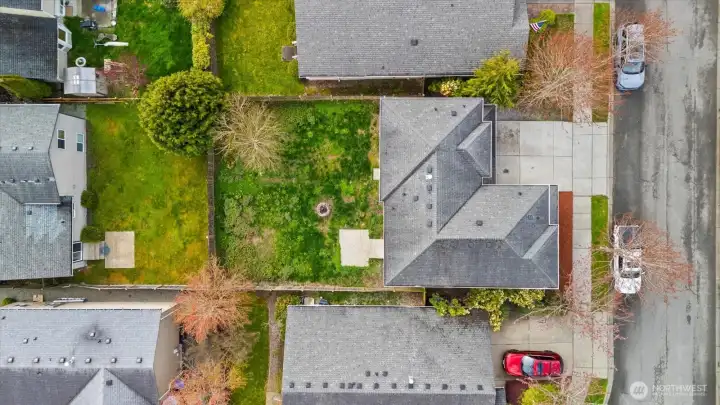 Aeiral view of the large lot.