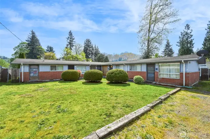Don't miss this fabulous 4-plex investment opportunity in South Auburn!