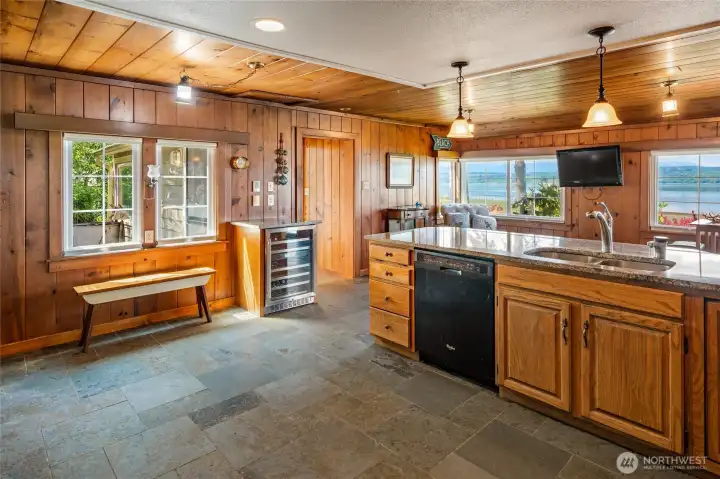 In this cabin veritas, thanks to a convenient wine fridge! Sommeliers and casual sippers alike can enjoy the use of the kitchen’s wine fridge. In this cabin veritas, thanks to a convenient wine fridge! Sommeliers and casual sippers alike can enjoy the use of the kitchen’s wine fridge.