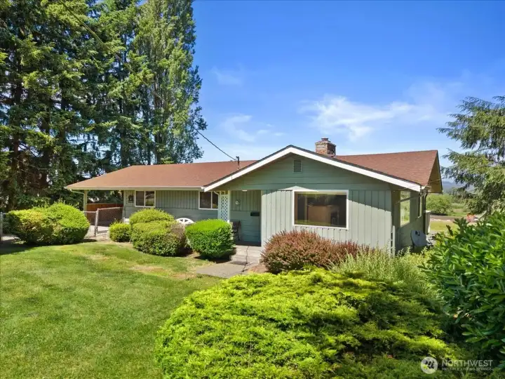 Lord Hill home on 4.5+ acres, barn, fully fenced, pond, windmill and more! So much charm and potential.