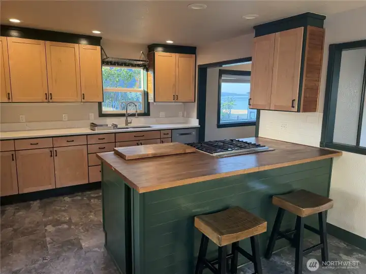 Perfect kitchen and layout for entertaining Perfect kitchen and layout for entertaining