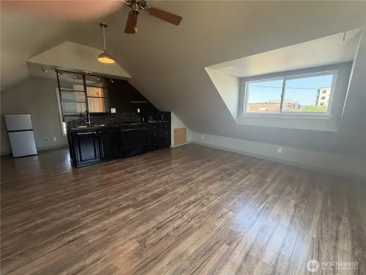 Open and bright ADU suite with full kitchen and 3/4 bath Open and bright ADU suite with full kitchen and 3/4 bath