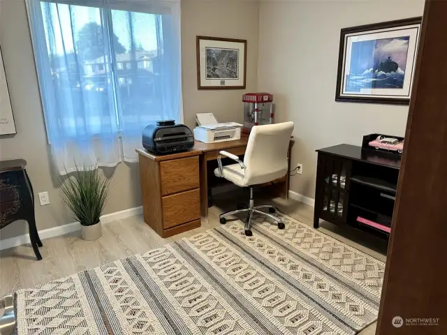 Office or Flex room, or another bedroom!