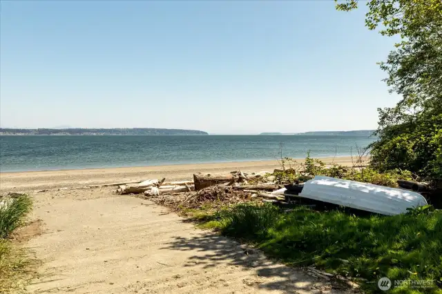 Community boat launch