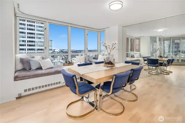 Welcome to Skyline Splendor, where you can enjoy stunning views of Elliott Bay, Mount Rainier, and the city skyline all day long.