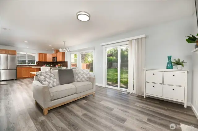 Family room to the dining area and kitchen.