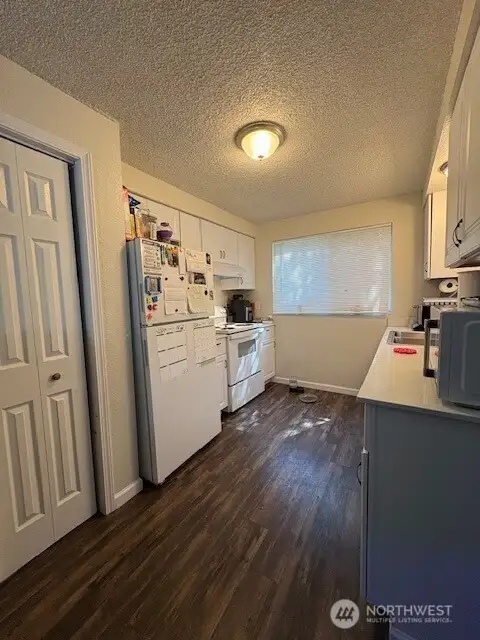 Unit B Kitchen