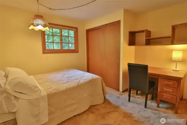 2nd bedroom.