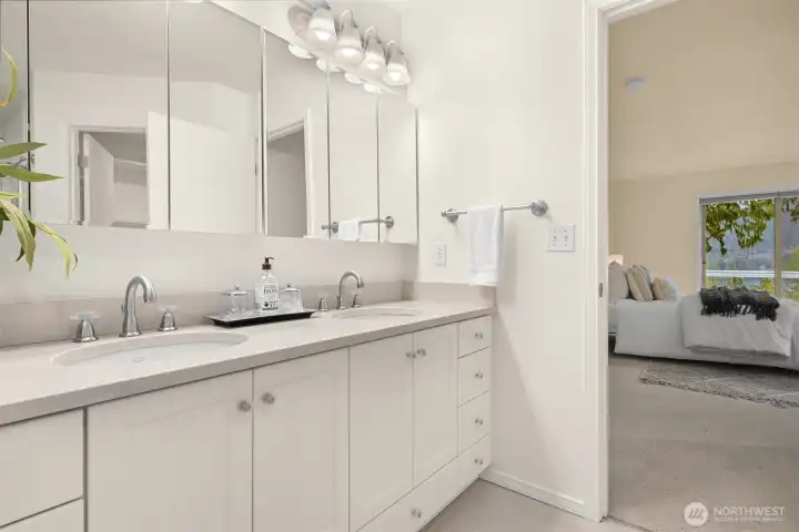 Newly remodeled primary bathroom.