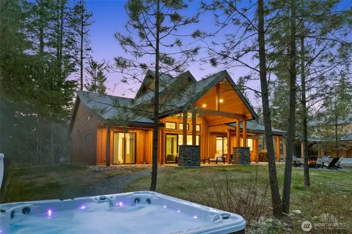 Private hot tub, great for star gazing at night!