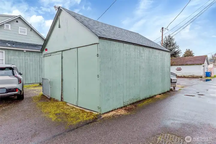 Storage Shed/Garage