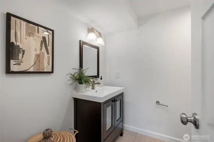 Lower level 3/4 bath