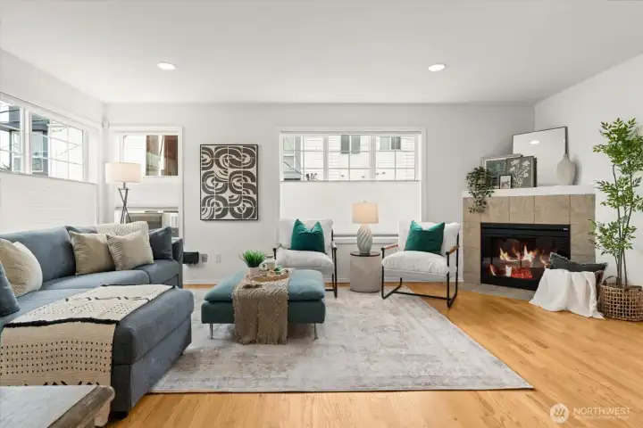 Bright 2nd floor main living area with lots of SW light.