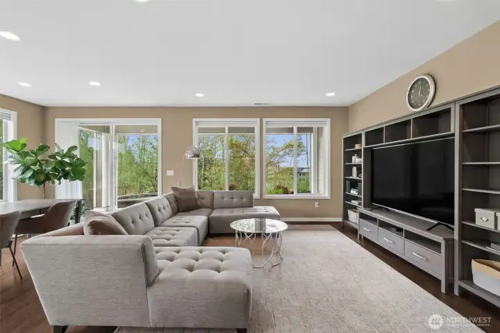 Generously sized great room with amazing views and privacy!