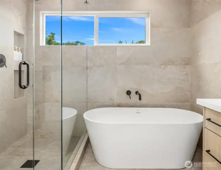 Upper Level Ensuite 1 Bathroom