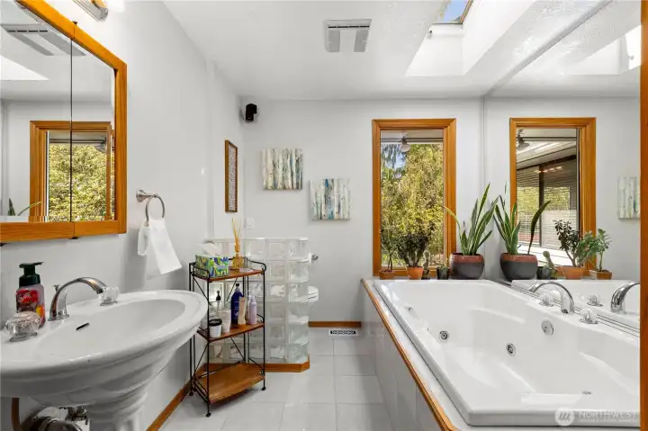 Upper-level bathroom