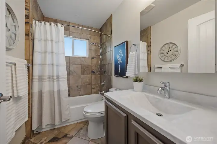 Full bath on the main level. Full bath on the main level.