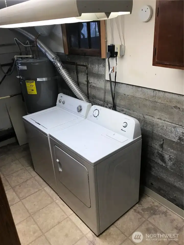 Unit C - Washer/Dryer