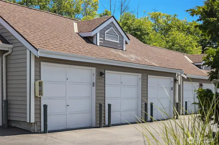 Your own private garage!!