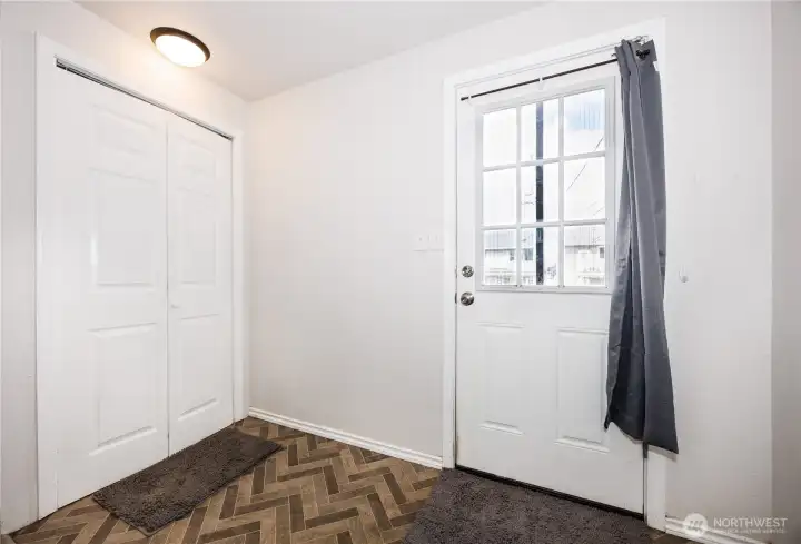 Entry area has a closet near the front door Entry area has a closet near the front door