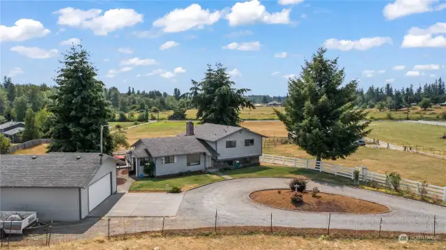 convenient turnaround driveway