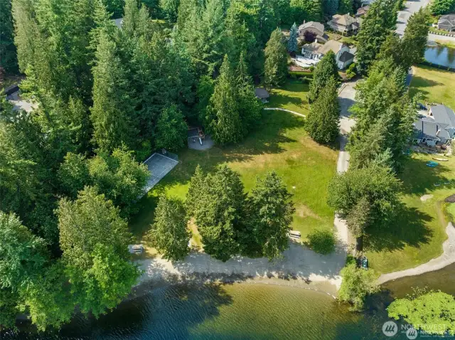 Community waterfront lot...