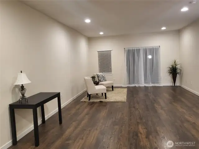 Same room from management company photos