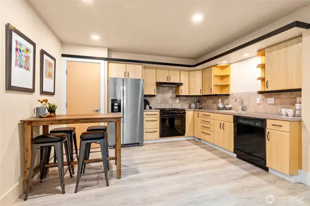 Lower ADU - 2nd Kitchen