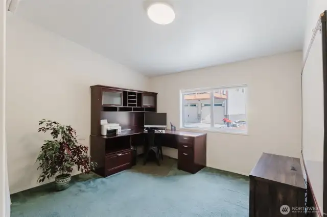 Need a quiet space to work, study, or create? This flexible den/office offers just the right balance of privacy and comfort.  Den/Office  Need a quiet space to work, study, or create? This flexible den offers just the right balance of privacy and comfort.