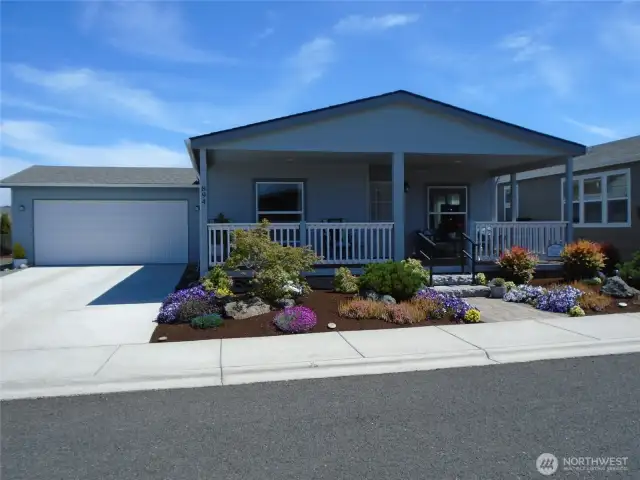 894 N. Iris Ave