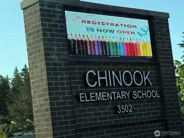 Chinook  Elementary walking distance
