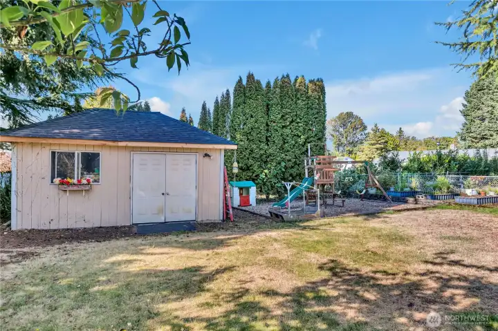 Shed with new roof - Raised garden beds
