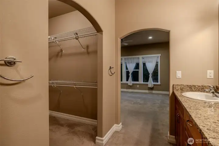 Walk-in Closet Master Suite