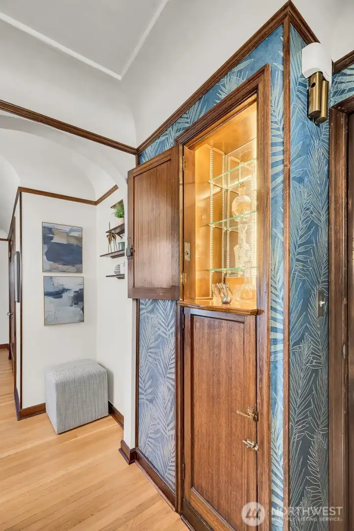 With light up and mirrored bar.