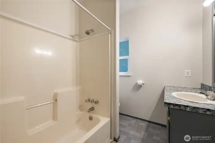 2nd full bathroom 2nd full bathroom