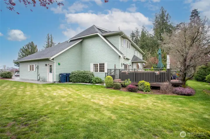 Even the side yard lends privacy and space