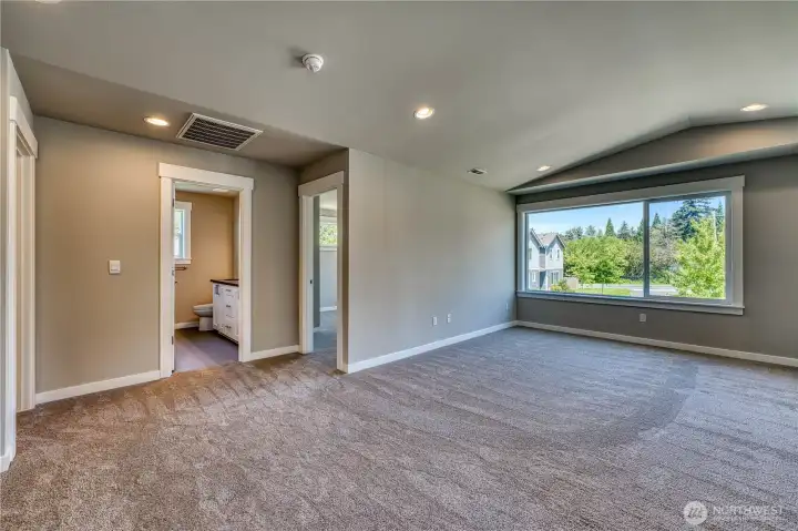 Huge upstairs loft area