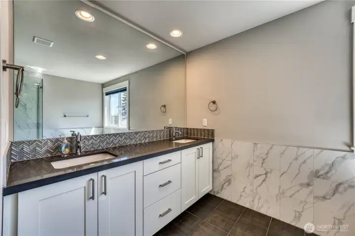 Dual sink vanity