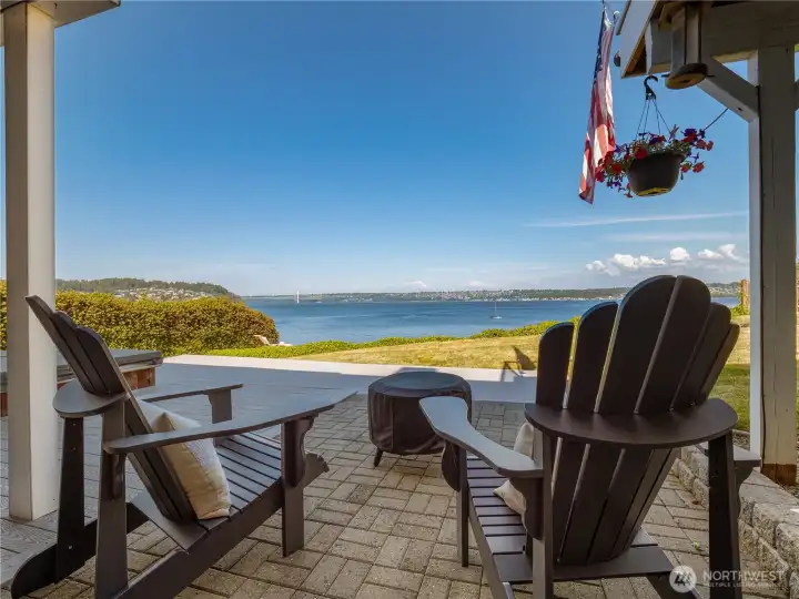 This home has so many places to sit and relax. Most of the spaces comes with a view.