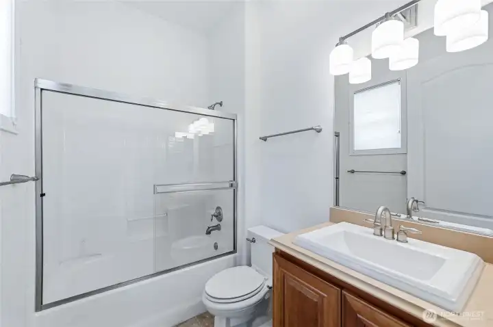 Second bedroom bath.