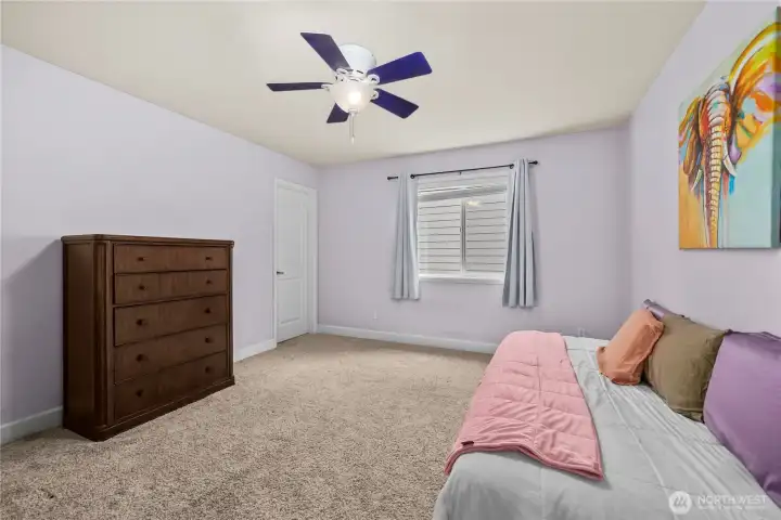 Generous sized bedroom