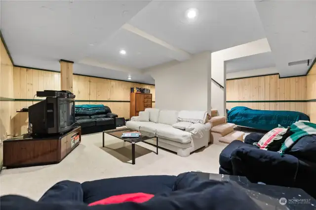 Finished basement +/- 400 square feet.