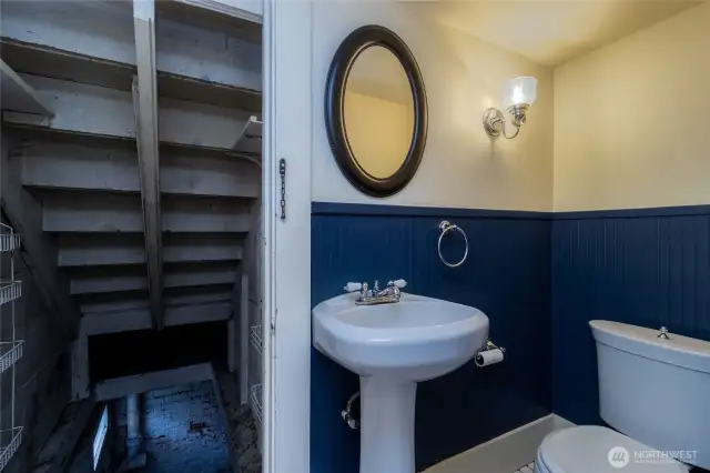 Half Bath on Main, Access to Basement