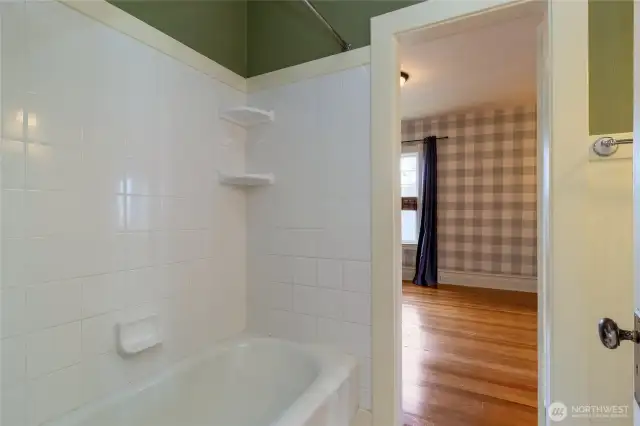 Jack+Jill Bathroom between Bedrooms 2&3