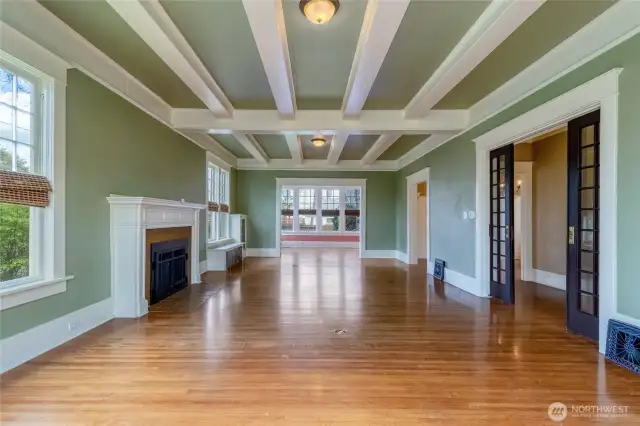 Living room to Sun Room