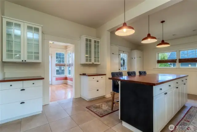 Oversized Kitchen with Eat-in Island